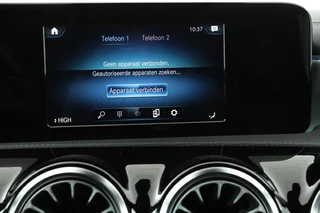 Mercedes-Benz A-Klasse Mercedes-Benz A-klasse 250e AMG Night | Panoramadak | Adaptive cruise |  Carplay | Stoelverwarming | Camera | Leder/Alcantara | Full LED | Sfeerverlichting | Navigatie - afbeelding nr 27