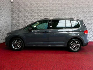 Volkswagen Touran Volkswagen Touran 1.5 TSI 150PK 7P CARPLAY NAVI CAMERA LED ELEK.KLEP VIR.COCKPIT DODE.HOEK DET. STOELVERW KEYLESS 7P 7PERS 11/2024 