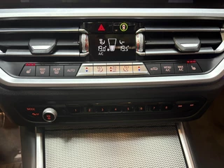 BMW 3 Serie BMW 3-serie 330e eDrive M Sport Edition Shadowline PANO Head up Navi Carplay - afbeelding nr 17