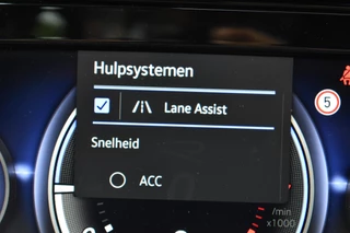 Volkswagen Golf Volkswagen Golf 1.5 eTSI R-Line Pano HUD H&K Lane Camera - afbeelding nr 35