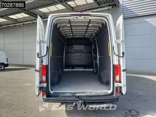 Volkswagen Crafter Volkswagen Crafter 140pk L4H3 Trekhaak Airco Cruise Camera Parkeersensoren Euro6 L3H2 15m3 Airco Trekhaak - afbeelding nr 3