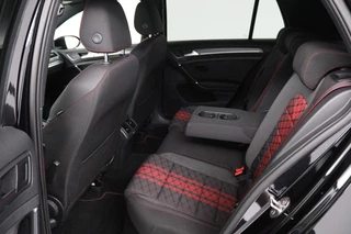 Volkswagen Golf Volkswagen GOLF 2.0 TSI GTI TCR (AKRAPOVIC, PANORAMADAK, CAMERA, STOELVERWARMING, CRUISE CONTROL, DEALER ONDERHOUDEN) - afbeelding nr 12