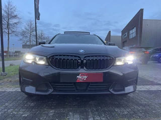 BMW 3 Serie PANO/HEAD-UP/ACC/LEER-SPORT/SFEER/CAMERA/KEYLESS/SHADOW-LINE/18