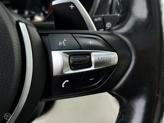 BMW 3 Serie BMW 3-serie Touring 320d High Executive M Sport Panoramadak Trekhaak HUD LED ACC Individual Shadow Line Camera 19