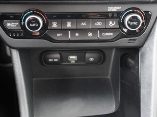 Kia Niro - Navigatie - Camera - Climate control - Cruise control - All Season - 12 maanden garantie - afbeelding nr 37