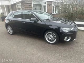 Audi A3 Audi A3 Sportback 30 TFSI Business edition SPORTSTOELEN CARPLAY DIGITAAL DASHBOARD CLIMATE CONTROLE ZEER MOOIE AUTO!! - afbeelding nr 5