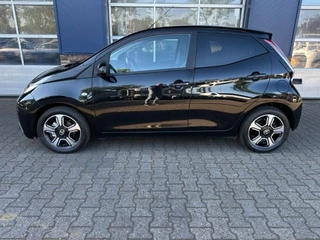 Toyota Aygo Toyota Aygo 1.0 VVT-I X-CITE CLIMA. CAMERA. LM VELGEN. KEYLESS. ALL.IN. - afbeelding nr 3