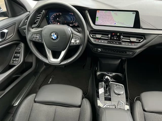BMW 1 Serie BMW 1-serie 120i Shadow line 178 pk | Stoelverwarming | Carplay | - afbeelding nr 10