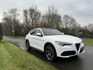 Alfa Romeo Stelvio Alfa Romeo Stelvio 2.0t Q4 Veloce 280pk, panodak, 20inch! - afbeelding nr 4