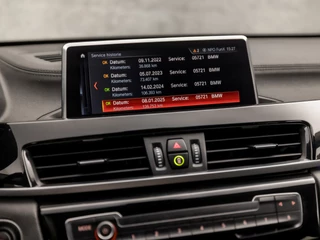 BMW X1 BMW X1 xDrive25e Sportline 221Pk Automaat (GROOT NAVI, DEALER ONDERHOUDEN, SFEERVERLICHTING, CLIMATE, LEDER, STOELVERWARMING, SPORTSTOELEN, GETINT GLAS, ELEK ACHTERKLEP, NIEUWE APK, NIEUWSTAAT) - afbeelding nr 25