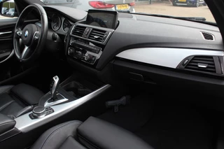 BMW 1 Serie BMW 1 Serie 118i High Exe. M Sport / Schuifdak / Camera / Leder / 18'' / Navigatie / Sportstoelen / Stoelverwarming / DAB / Cruise Control - afbeelding nr 9