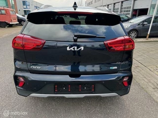 Kia Niro Kia Niro 1.6 GDi PHEV DynamicPlusLine  55km volledig electrisch rijden  Hierna hybride , Navigatie , Camera , Parkeerhulp voor & achter , Diep donker blauw metaallak , fabrieks garantie - afbeelding nr 4