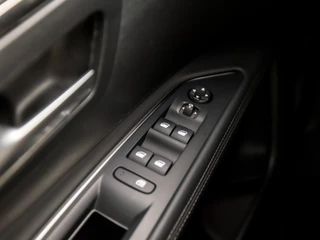 Peugeot 5008 Automaat (APPLE CARPLAY, STOELVERWARMING, LEDER, GROOT NAVI, 360 CAMERA, KEYLESS, SPORTSTOELEN, GETINT GLAS, CRUISE, NIEUWE APK, NIEUWSTAAT) - afbeelding nr 25