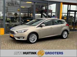 Ford Focus Ford Focus 1.0 EcoB. Titanium - stoel/stuurverwarm - camera - navi - afbeelding nr 1