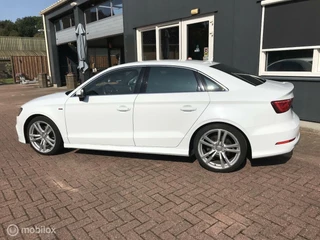 Audi A3 Audi A3 Limousine 2.0 TDI Ambition Pro Line S Veel uitstraling S-Line binnen en buiten Goed onderhouden Dist - afbeelding nr 3