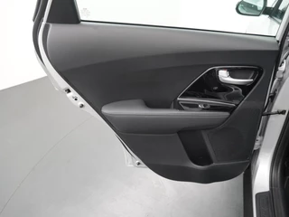 Kia Niro Kia Niro 1.6 GDi Hybrid DynamicLine - Navigatie - Camera - Climate control - Cruise control - Trekhaak - 12 maanden garantie - afbeelding nr 39