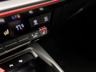 Audi A3 Audi A3 Sportback 35 TDI S-Line Sport 150Pk Automaat (2X S-LINE, GROOT NAVI, CAMERA, ADAPTIVE CRUISE, STOELVERWARMING, SPORTSTOELEN, SFEERVERLICHTING, GETINT GLAS, MATRIX LED, NIEUWE APK, NIEUWSTAAT) - afbeelding nr 10