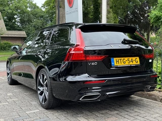 Volvo V60 Volvo V60 2.0 T6 Recharge AWD R-Design R-Design/Airco/Lichtmetalen velgen/Stoelverw. - afbeelding nr 35
