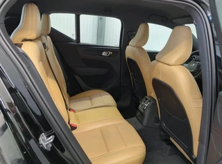 Volvo XC40 Navigatie Trekhaak Leder Stoelverwarming Intellisafe  Suround Camera 19 Inch Velgen Led Koplampen NL Auto Plug In Hybride 1e Eigenaar - afbeelding nr 8