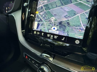Volvo XC60 Volvo XC60 2.0 T8 Plug-in hybrid AWD R-Design / Pano / HK' - afbeelding nr 33