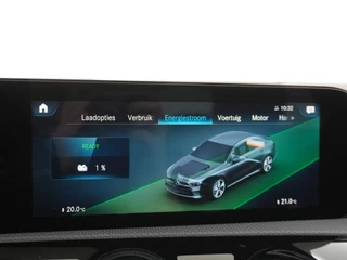 Mercedes-Benz A-Klasse Mercedes-Benz A-Klasse 250e AMG // Panoramadak // Memory // Trekhaak // Keyless // Carplay // Sfeerverlichting // MultiBeam LED // Night Pakket // Augmented Reality - afbeelding nr 34
