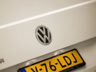 Volkswagen Transporter 150Pk Automaat (APPLE CARPLAY, GROOT NAVI, 3 ZITS, ADAPTIVE CRUISE, PARKEERSENSOREN, LM VELGEN, NIEUWE APK, NIEUWSTAAT) - afbeelding nr 28