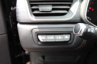 Renault Captur Renault Captur GERESERVEERD 1.3 TCe Initiale Paris Leder / Trekhaak - afbeelding nr 25