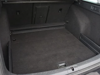 Volkswagen Golf Volkswagen Golf 1.0 TSI Busness Edition Connected | Camera |  Trekhaak | Sportstoelen | Navigatie | Climate control | Cruise control - afbeelding nr 10