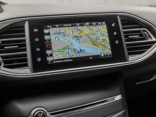 Peugeot 308 Peugeot 308 1.2 PureTech GT-line Automaat (NAVIGATIE, CAMERA, KEYLESS, MASSAGE, STOELVERWARMING, CAMERA, SPORTSTOELEN, LEDER/ALCANTARA, GETINT GLAS, NIEUWE APK, NIEUWSTAAT) - afbeelding nr 8