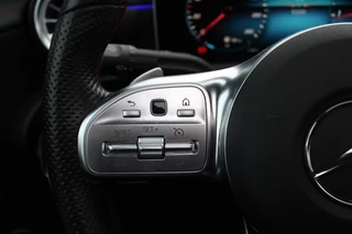 Mercedes-Benz A-Klasse Mercedes-Benz A-Klasse 180 Business Solution AMG / Panoramadak / Camera / Sfeerverlichting / Apple CarPlay / 18'' / DAB / Stoelverwarming / Cruise Control - afbeelding nr 28
