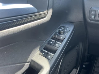 Ford Kuga Ford Kuga 2.5 PHEV ST-Line X 225pk | Black Pack | Elektrische Achterklep | Rode Remklauwen | Achteruitrijcamera | 20 inch velgen - afbeelding nr 30