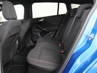 Ford Focus Ford Focus 1.0 EcoBoost ST Line | Stoel & stuurverwarming |  Camera | Trekhaak | Climate control | Carplay | Navigatie | Cruise control - afbeelding nr 6